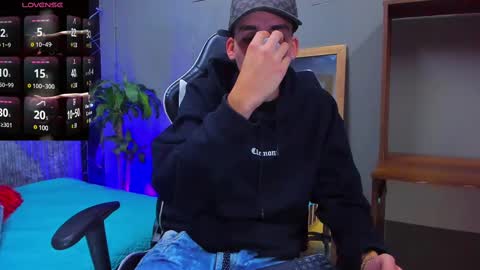 Mike 0233 online show from 03-09-25, 04:27