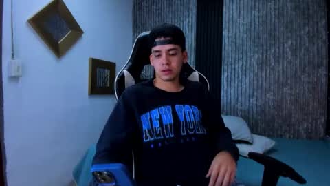 Mike 0233 online show from 09-25-25, 03:43