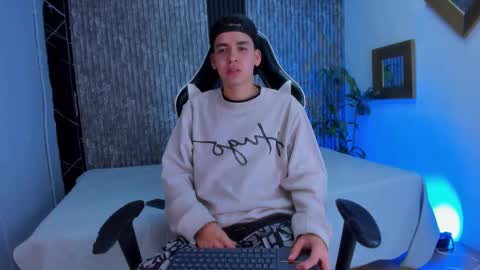 Mike 0233 online show from 10-08-25, 05:16