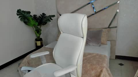 Mike Belle online show from 12-21-24, 01:58