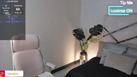 Mike Belle online show from 02-11-25, 12:49