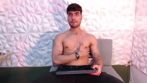 Snapshot of mike_collim chatting on 01-16-25, 09:30 Mike online show from 01-16-25, 09:30