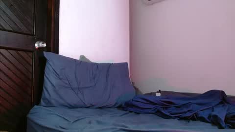 Snapshot of mike_d1030 chatting on 02-05-25, 05:09 mike_d1030 online show from 02-05-25, 05:09