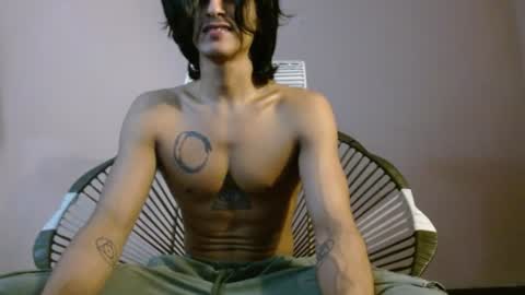 Snapshot of mike_d1030 chatting on 06-11-26, 11:03 mike_d1030 online show from 06-11-26, 11:03