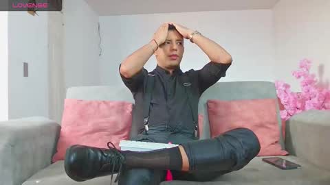 Snapshot of mike_fetish_ chatting on 03-05-26, 12:23 Im Mike online show from 03-05-26, 12:23