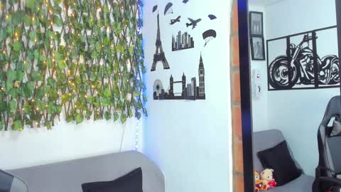 Snapshot of mike_kilian1 chatting on 01-08-25, 01:31 mike kilian1 online show from 01-08-25, 01:31