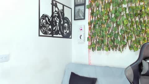 Snapshot of mike_kilian1 chatting on 01-30-25, 05:49 mike kilian1 online show from 01-30-25, 05:49