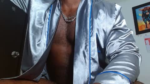 Snapshot of mike_kingcum chatting on 12-23-24, 12:14 mike online show from 12-23-24, 12:14