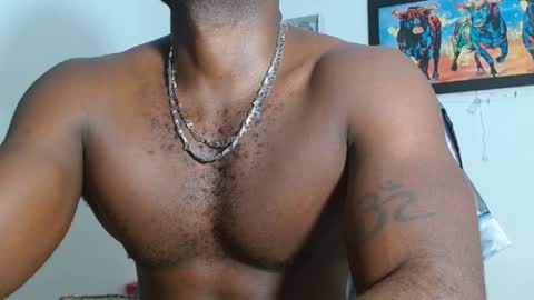 Snapshot of mike_kingcum chatting on 01-25-25, 12:38 mike online show from 01-25-25, 12:38