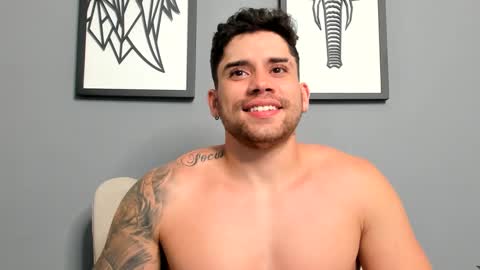 Snapshot of mike_montoya chatting on 12-22-24, 04:06 Mike Montoya online show from 12-22-24, 04:06