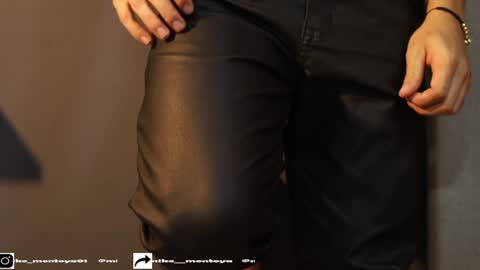 Snapshot of mike_montoya chatting on 12-26-24, 02:55 Mike Montoya online show from 12-26-24, 02:55