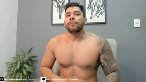 Snapshot of mike_montoya chatting on 01-05-25, 04:14 Mike Montoya online show from 01-05-25, 04:14