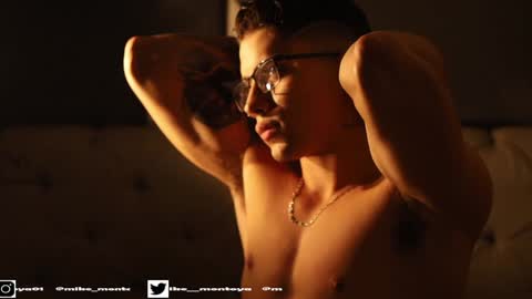 Snapshot of mike_montoya chatting on 01-23-25, 06:06 Mike Montoya online show from 01-23-25, 06:06