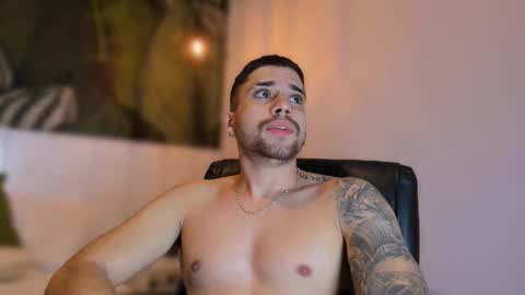 Snapshot of mike_montoya chatting on 11-24-25, 04:01 Mike Montoya online show from 11-24-25, 04:01