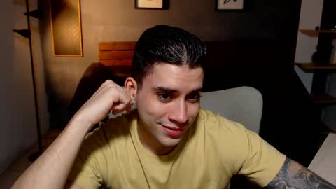 Snapshot of mike_montoya chatting on 05-07-26, 02:39 Mike Montoya online show from 05-07-26, 02:39