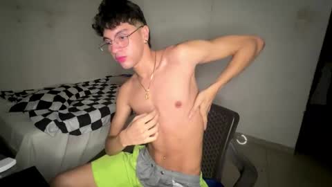 Mike Pineapple online show from 10-09-25, 03:48