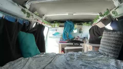 Snapshot of mike_sunn chatting on 11-30-25, 10:14 Mike online show from 11-30-25, 10:14