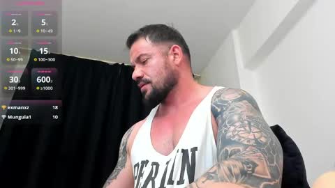 Snapshot of mikebigboy31 chatting on 05-18-26, 04:07 Mike online show from 05-18-26, 04:07