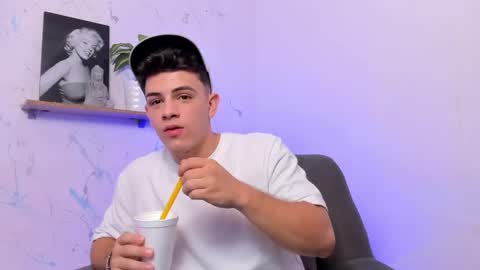 Snapshot of mikecooper_ chatting on 12-12-24, 04:59 Mike Cooper online show from 12-12-24, 04:59