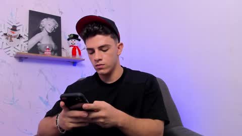 Snapshot of mikecooper_ chatting on 01-08-25, 04:44 Mike Cooper online show from 01-08-25, 04:44