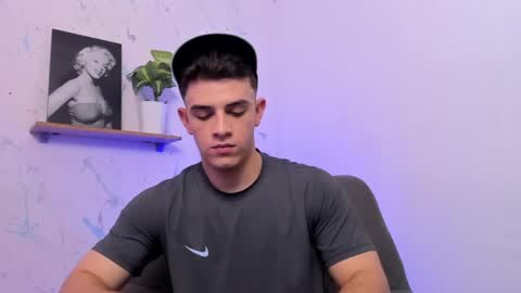 Snapshot of mikecooper_ chatting on 01-28-25, 04:18 Mike Cooper online show from 01-28-25, 04:18