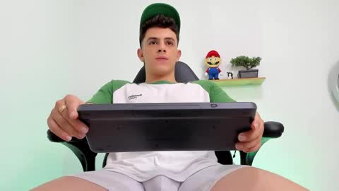 Snapshot of mikecooper_ chatting on 10-24-25, 04:20 Mike Cooper online show from 10-24-25, 04:20