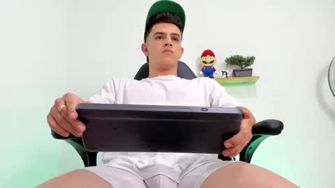 Snapshot of mikecooper_ chatting on 10-30-25, 11:27 Mike Cooper online show from 10-30-25, 11:27