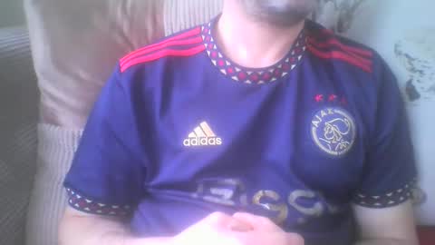 Snapshot of mikehockishuge9 chatting on 01-05-25, 01:47 mikehockishuge9 online show from 01-05-25, 01:47