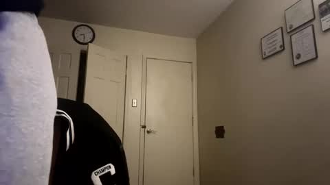 Snapshot of mikemikemikey9996 chatting on 11-26-25, 01:28 mikemikemikey9996 online show from 11-26-25, 01:28