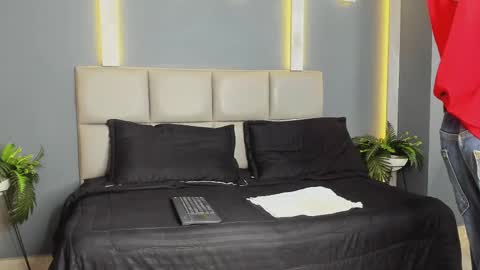 Snapshot of mikepark_ chatting on 09-11-25, 11:21 MIKE PARK  online show from 09-11-25, 11:21