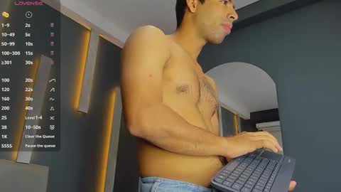 Snapshot of mikepark_ chatting on 10-02-25, 11:17 MIKE PARK  online show from 10-02-25, 11:17