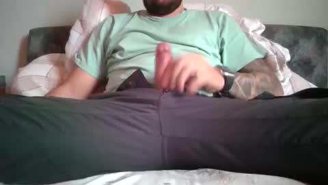 Snapshot of mikerr22 chatting on 10-02-25, 10:22 Mike online show from 10-02-25, 10:22