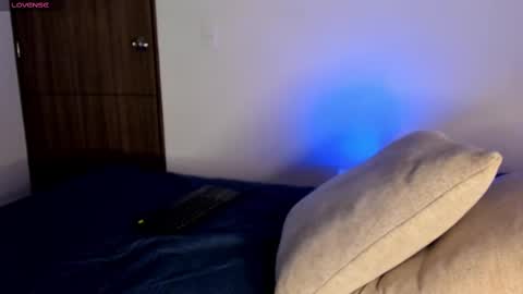 Snapshot of mikesantoss1 chatting on 09-24-25, 05:11 Mike online show from 09-24-25, 05:11