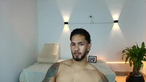 Snapshot of mikethomson01 chatting on 05-29-26, 12:30 Mike online show from 05-29-26, 12:30