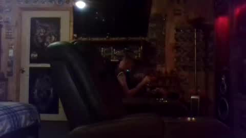 Snapshot of mikey33436 chatting on 11-20-25, 12:22 Michael online show from 11-20-25, 12:22