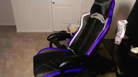 Snapshot of mikey_yy chatting on 12-10-24, 06:54 Mikey Da Reaper online show from 12-10-24, 06:54