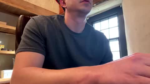 Snapshot of mikeydubs10 chatting on 04-01-26, 01:01 mikeydubs10 online show from 04-01-26, 01:01