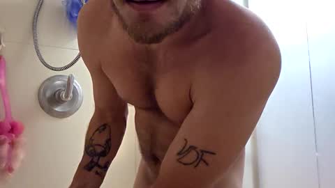 Snapshot of mikeylove92 chatting on 09-15-25, 04:23 Mikey b online show from 09-15-25, 04:23