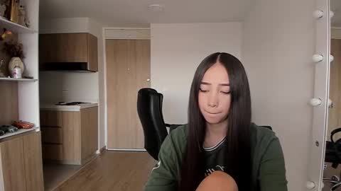 VIOLETAMIKE online show from 09-25-25, 06:55