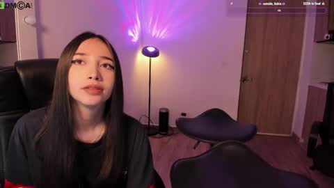 Snapshot of mikeyvioleta chatting on 05-26-26, 10:33 VIOLETAMIKE online show from 05-26-26, 10:33