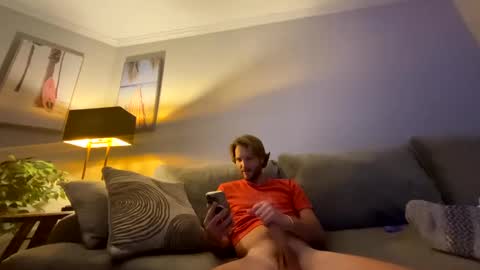 Snapshot of mikeywhite123 chatting on 02-10-25, 08:20 mikeywhite123 online show from 02-10-25, 08:20