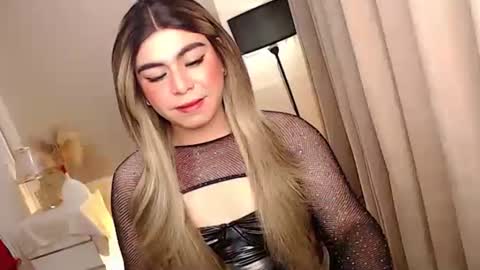 Theresa Luna online show from 10-23-25, 02:00