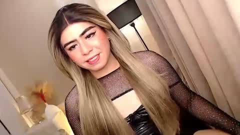 Theresa Luna online show from 10-24-25, 01:03