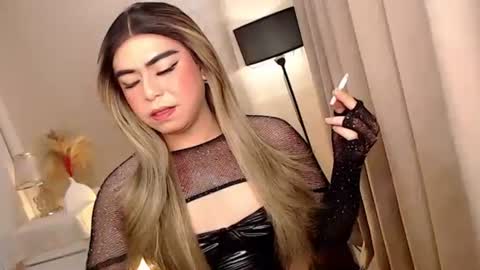 Theresa Luna online show from 10-26-25, 09:42