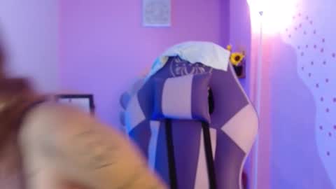 Mikka 3 online show from 09-25-25, 01:48