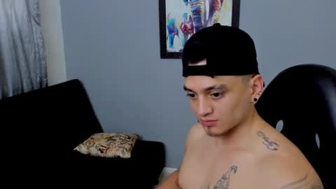 Snapshot of mikke_love chatting on 01-17-25, 02:50 MIKKE online show from 01-17-25, 02:50