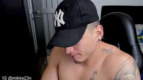 Snapshot of mikke_love chatting on 01-20-25, 02:36 MIKKE online show from 01-20-25, 02:36