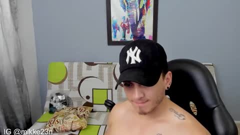 Snapshot of mikke_love chatting on 02-07-25, 01:32 MIKKE online show from 02-07-25, 01:32