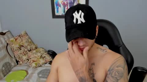 Snapshot of mikke_love chatting on 02-10-25, 02:05 MIKKE online show from 02-10-25, 02:05