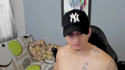 Snapshot of mikke_love chatting on 02-12-25, 02:43 MIKKE online show from 02-12-25, 02:43